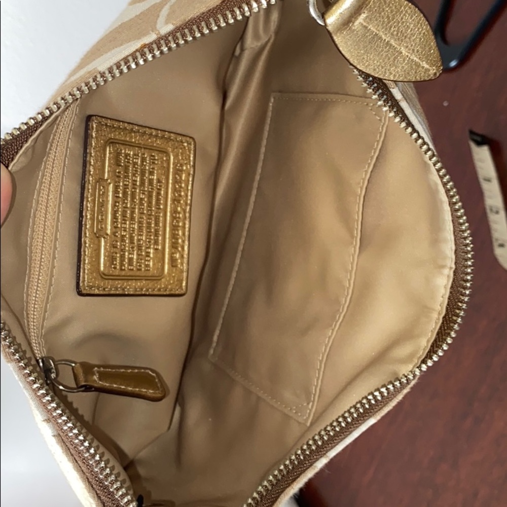 Coach Cream & Gold Shoulder Bag - Picture 6 of 6